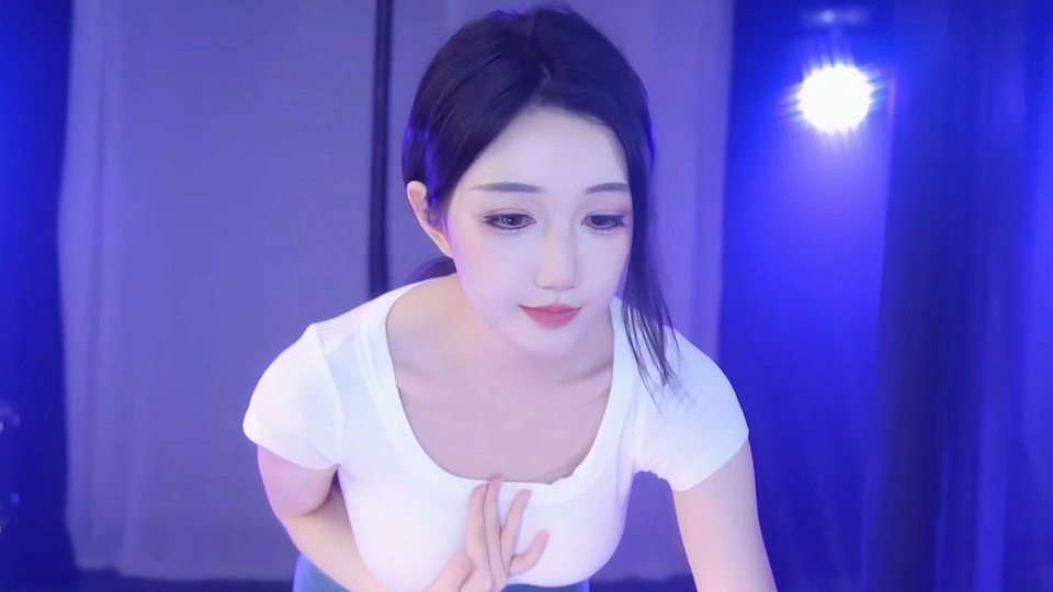 打扑克不盖被子的网站特色内容